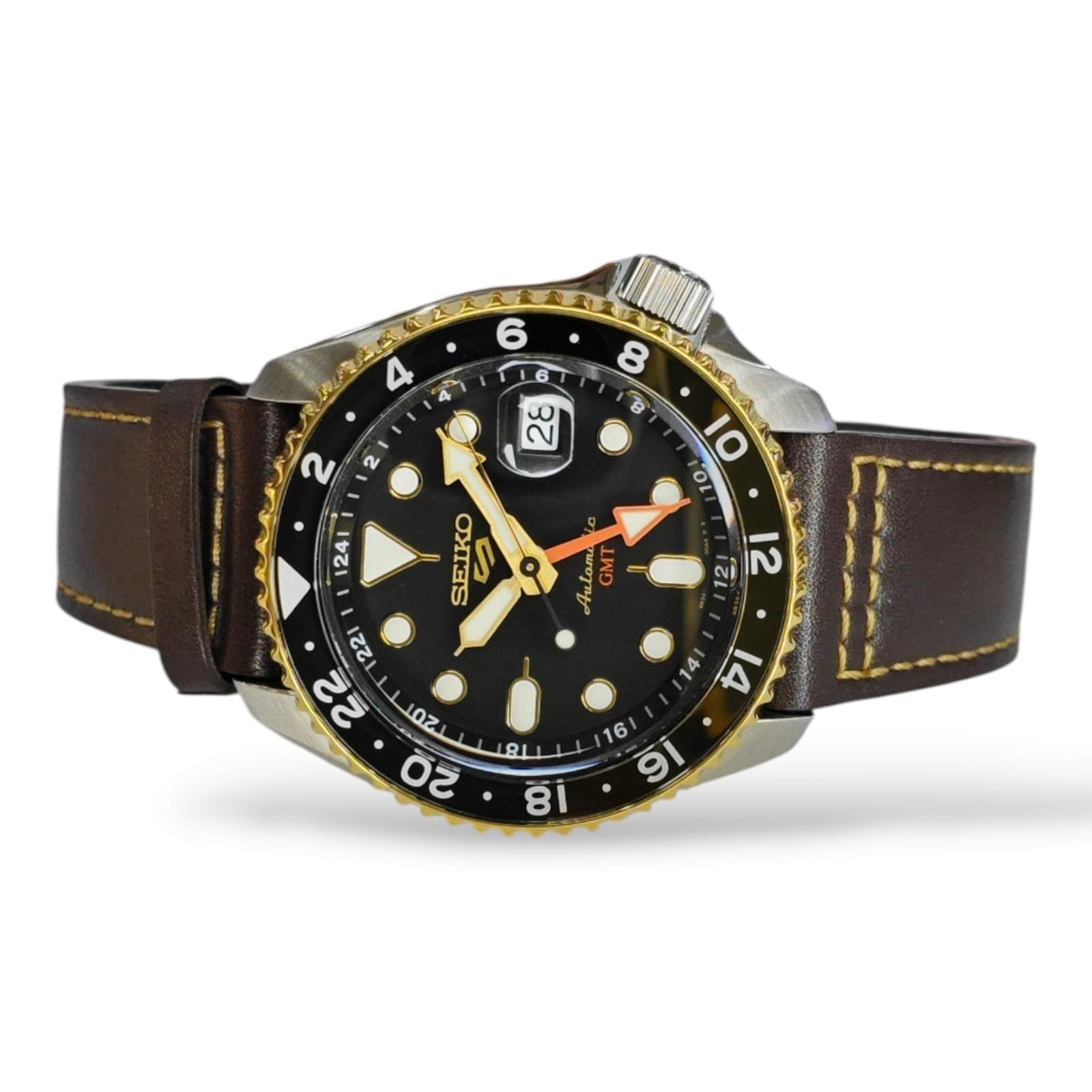 Seiko 5 Sports SKX GMT in Mocha - Image 4