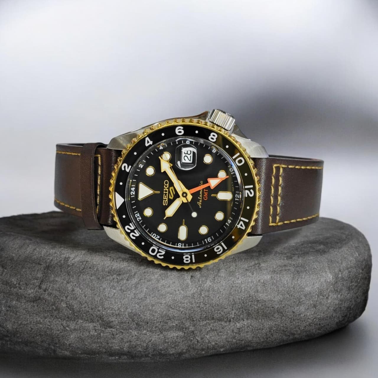 Seiko 5 Sports SKX GMT in Mocha - Image 3