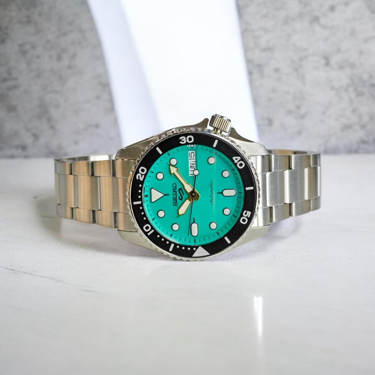 Seiko 5 Sports SKX Midi Teal - Image 4