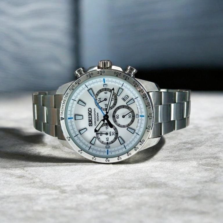 Seiko Classic Chronograph - Image 4